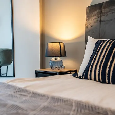 Apartment Riverside With Balconies Leeds (West Yorkshire)