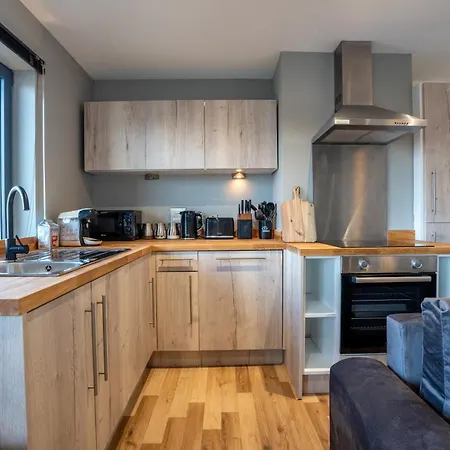 Riverside With Balconies Apartment Leeds (West Yorkshire)
